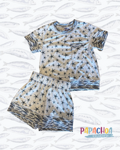 Cargar imagen en el visor de la galería, Pijama infantil de tela suave para pintar con estampados exclusivos de ESTRELLAS DE MAR , short , cuello redondo manga corta – Papachoa México