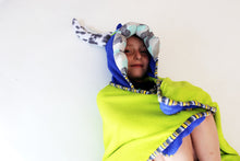 Cargar imagen en el visor de la galería, TOALLA GORRO Y MANOPLA