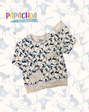 Cargar imagen en el visor de la galería, Pijama infantil  de tela  suave con estampados exclusivos de CHANGOS , pantalón y manga larga cuello redondo   – Papachoa México
