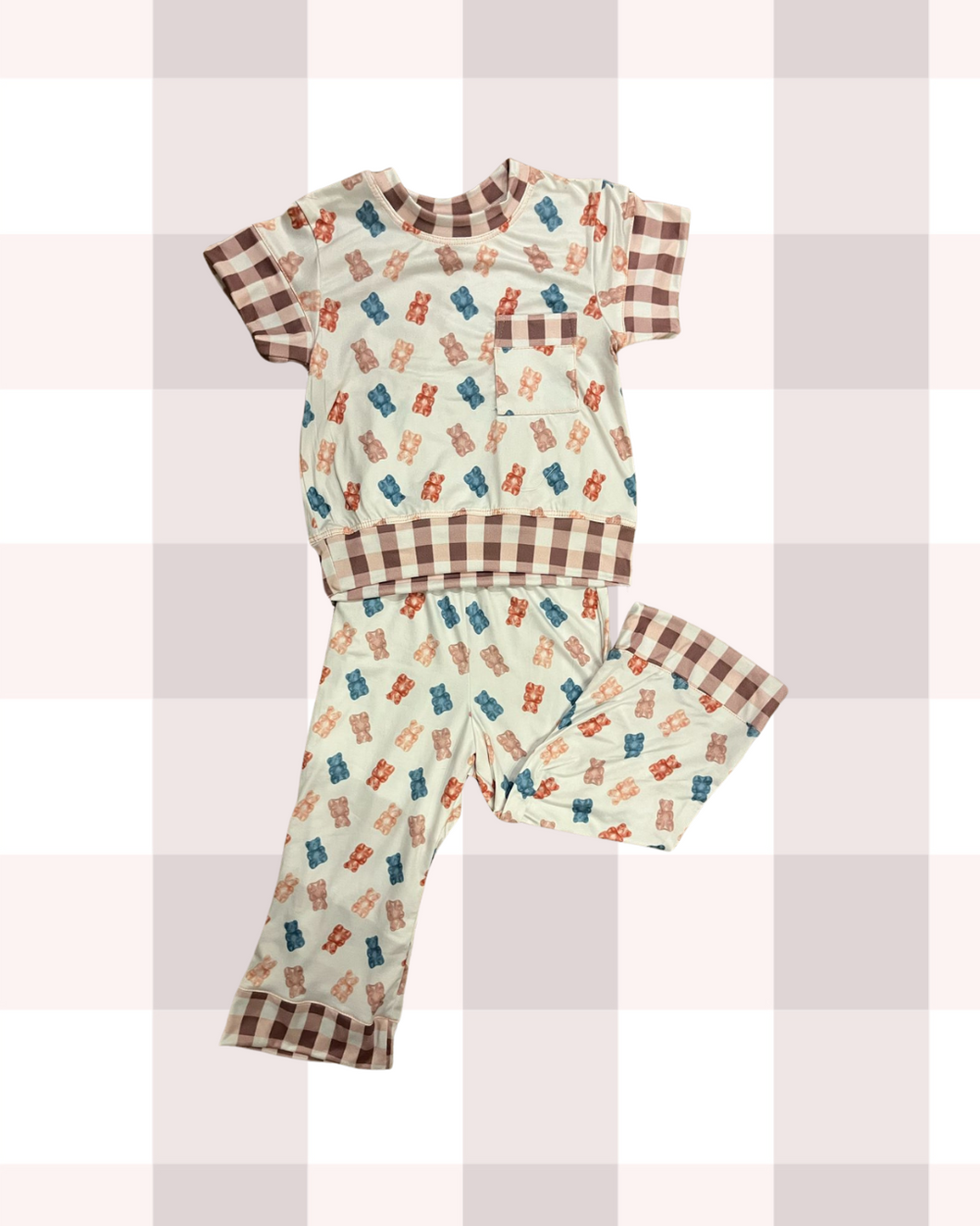 Pijama infantil de tela suave para pintar con estampados exclusivos de GUMMIE BEAR, pantalón  y camisa  manga corta   – Papachoa México